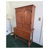 Beautiful drop leaf hutch 37"18"63