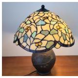 Tiffany style table lamp with gold bullseyes - 2