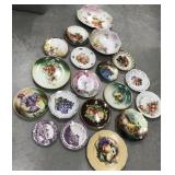 Decorative plates & bowls *some w/ wall hangers