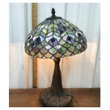 Beautiful Tiffany style lamp *some damage to