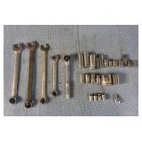 T2 28Pc 3/8 Ratchet 1/4-3/8-1/2 Sockets wrenches