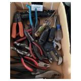 Flat of hand tools