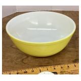 Yellow Pyrex 404 mixing bowl