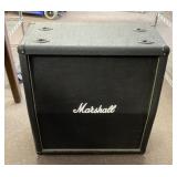 Marshall AVT412 amplifier