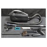 Oreck XL (Model: BB1100DB PK-IN) vacuum w/