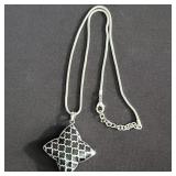 Sterling silver (925) necklace with pendant