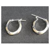 14 k white gold hoop earrings w/gold toned satin