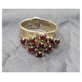 14k gold ring w/garnets