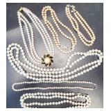 Group Vintage Pearl Necklaces