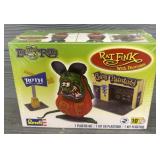 Ed Roth Rat Fink w/ Diorama Model Kit