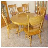 round oak table w/4 chairs, 2 barstools