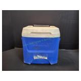 16Qt Blue Igloo Cooler w/ Retractable Handle