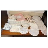 Lot of Place Mats & Doilies