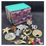 Group of Vtg Brooches Some Signed