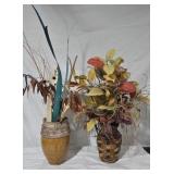 Artificial flowers in ceramic and wicker covered