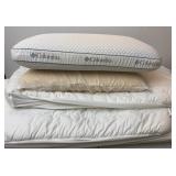 King Size Mattress Pad & Memory Foam Pillows