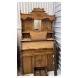 Antique Oak Pump Organ