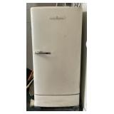 General Electric Refrigerator Model 1Appr