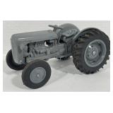 (E) 1:16 Scale Ford Die Cast Tractor