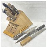 (AA) Wooden Knife Holder w/ Assorted Steak Knives