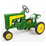 Eska John Deere 130 Small Hole Pedal Tractor