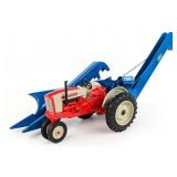 Custom 1/16 Ford 901 Tractor w/ 1-Row Corn Picker