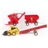 1/16 Ertl Gravity Wagon, Mixer Mill, Skid Loader