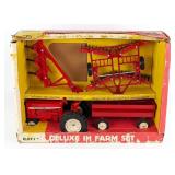 1/16 Ertl Deluxe IH Farm Set In Box