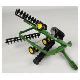 1/16 Ertl John Deere 220 Power-Flex Disk / Disc.