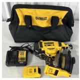 (CZ) DeWalt 1-1-3/4" 20V Roofing Nailer Kit