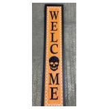 (AA) Wooden ï¿½Welcomeï¿½ Halloween Greeter