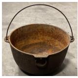 Cast Iron Smelting Cauldron with Handle, 9in