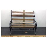 G6) super cute iron ended small bench