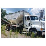 1995 Freightliner Bulk Fertilizer Tender