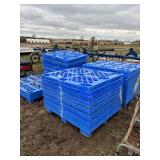 (50) nestled plastic pallets, row:6