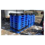 (18) Plastic pallets, row:4