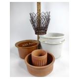 Lot of ceramic, eathware and wire planters