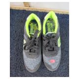 SKECHERS SHOES -- 7.5