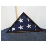 U.S. FLAG & DISPLAY CASE