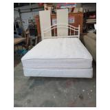 QUEEN BED