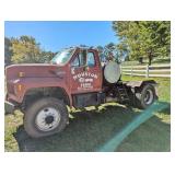 1992 Ford F800 w/ 2 fuel tanks