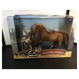 Breyer beeï¿½xooti solid chestnut mare with