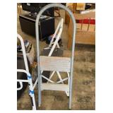 Step ladder lot