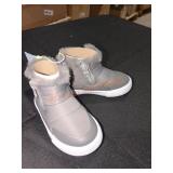 Cat&Jack Baby Grey Snow Boots Size 5