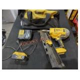 DeWalt 20V 21Â° Round Head Nailer Kit