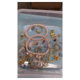 Miscellaneous jewelry lot mostly earrings