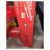 Milwaukee Dual Power Tower Light