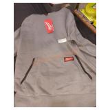 Milwaukee XL Pullover Hoodie in Gray