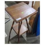 Vintage side stand:29" x 16" x 16",