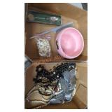 Miscellaneous costume jewelry lot